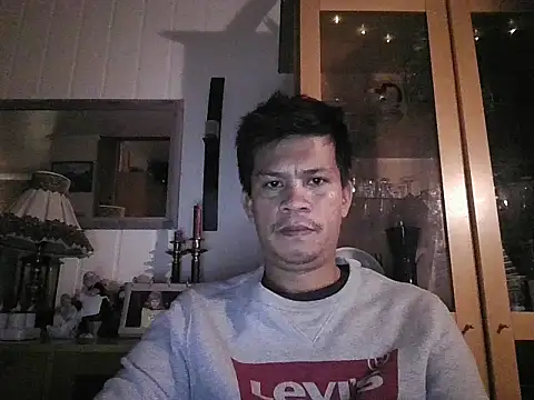 Snapshot of SweetasianHugoxxx chatting on November 10, 2025, 1:59 am SweetasianHugoxxx online show from November 10, 2025, 1:59 am