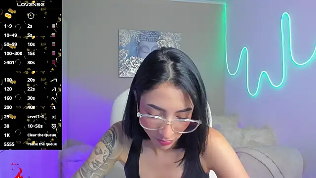 barbie scoth  online show from October 30, 2025, 10:21 pm