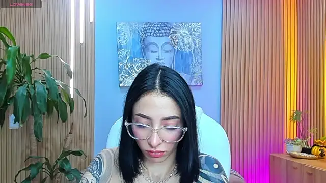 barbie scoth  online show from May 3, 2026, 10:49 pm