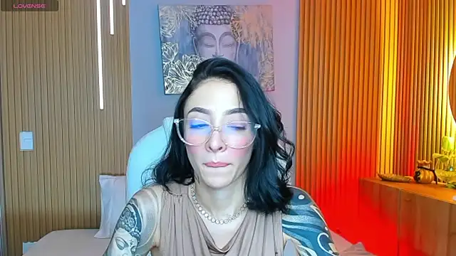 barbie scoth  online show from June 12, 2026, 10:41 pm