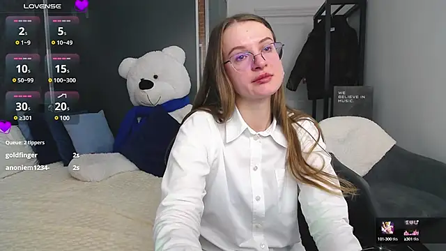 KateJonson online show from December 7, 2024, 11:07 am