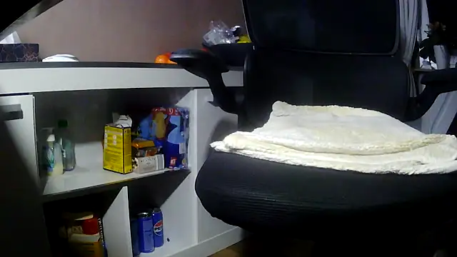 suedel65 online show from February 15, 2026, 3:58 am