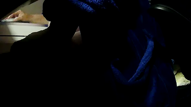 suedel65 online show from May 17, 2026, 3:04 am