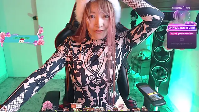 pink-2022 online show from December 24, 2024, 2:12 pm