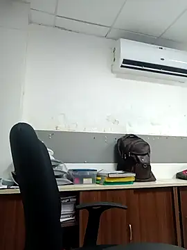 Desi Londa 143 online show from April 28, 2026, 3:33 am