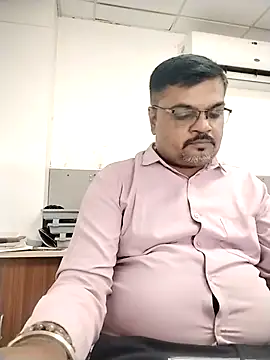 Desi Londa 143 online show from April 29, 2026, 5:44 am