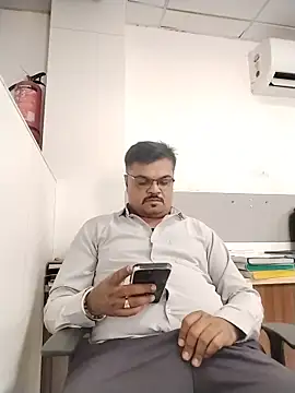 Snapshot of Desi_Londa_143 chatting on June 5, 2026, 7:03 am Desi Londa 143 online show from June 5, 2026, 7:03 am