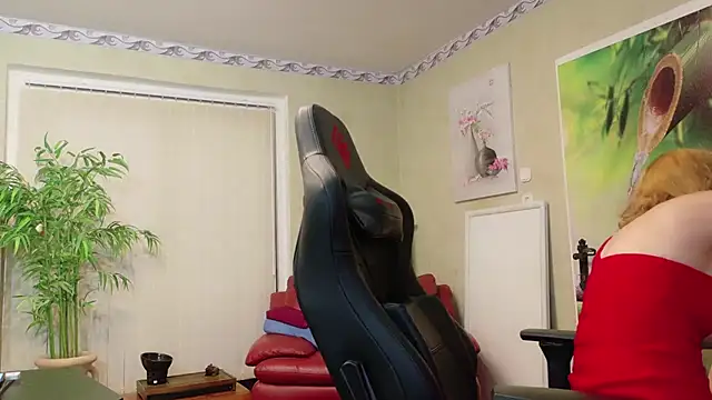 Snapshot of HotLana69 chatting on March 1, 2025, 6:00 pm HotLana69 online show from March 1, 2025, 6:00 pm