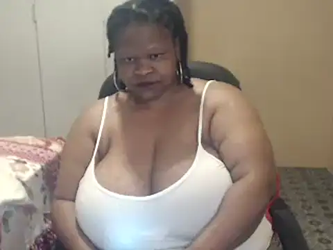 Snapshot of sweetnoziexx chatting on November 19, 2025, 5:18 am sweetnoziexx online show from November 19, 2025, 5:18 am