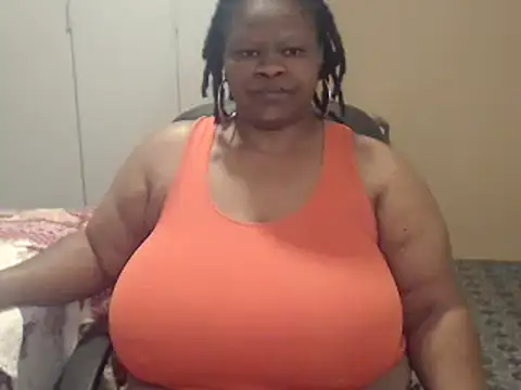 Snapshot of sweetnoziexx chatting on November 22, 2025, 4:33 am sweetnoziexx online show from November 22, 2025, 4:33 am