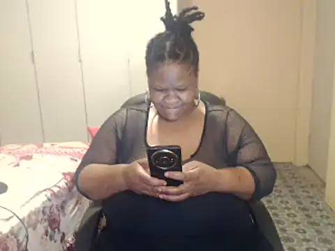 Snapshot of sweetnoziexx chatting on November 28, 2025, 5:48 pm sweetnoziexx online show from November 28, 2025, 5:48 pm