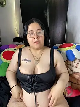 MsConejitaa online show from May 6, 2026, 3:06 pm