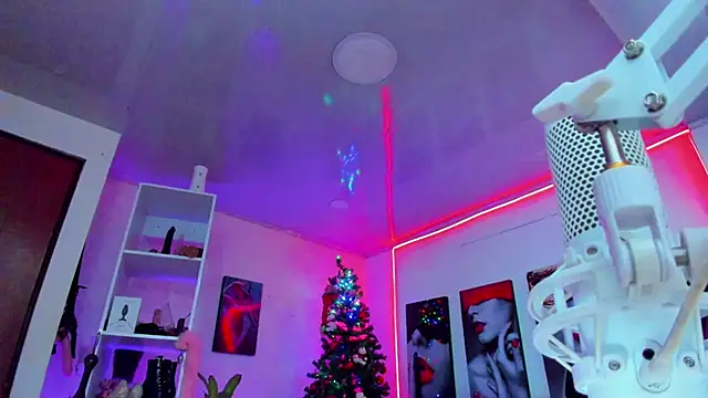 kayilyn online show from December 24, 2024, 3:26 pm