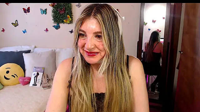 Jolie-Mature online show from June 23, 2026, 10:19 pm