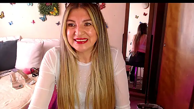 Jolie-Mature online show from July 17, 2026, 9:41 pm