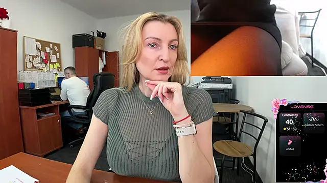 Snapshot of legsLONG chatting on February 17, 2025, 7:37 am legsLONG online show from February 17, 2025, 7:37 am