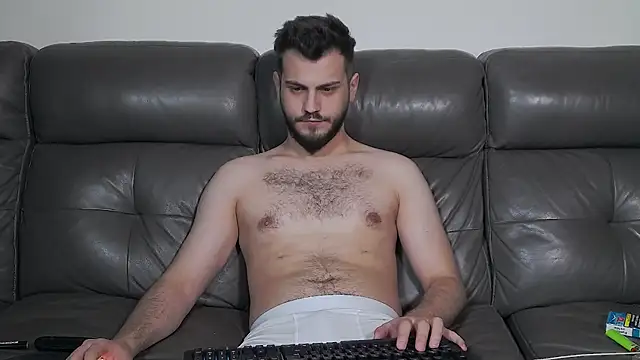 CrazyDom1 online show from April 16, 2026, 9:39 pm