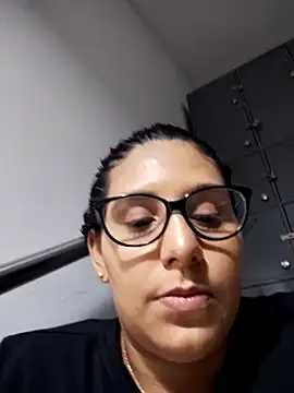 DanielleEvans  online show from January 20, 2025, 11:13 am