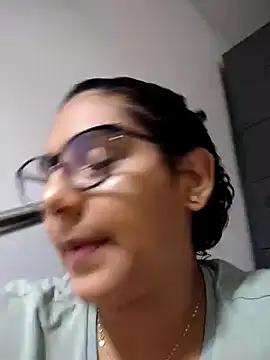 DanielleEvans  online show from February 6, 2025, 10:59 am