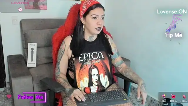 julianne stoone online show from September 18, 2025, 2:52 pm