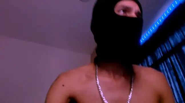 Snapshot of Samuel_Suarez chatting on February 19, 2025, 12:22 pm Samuel Suarez online show from February 19, 2025, 12:22 pm