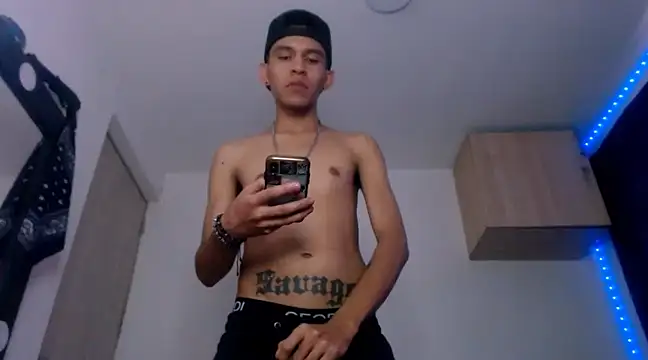 Snapshot of Samuel_Suarez chatting on March 3, 2025, 6:55 pm Samuel Suarez online show from March 3, 2025, 6:55 pm
