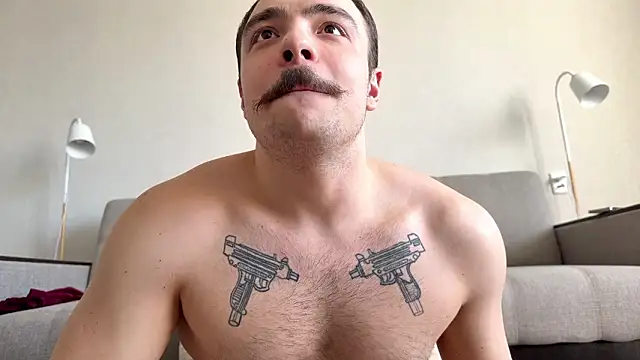 Snapshot of Love_plat1na chatting on March 14, 2026, 11:04 am Love plat1na online show from March 14, 2026, 11:04 am