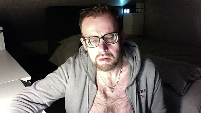 FABIOGLASSES online show from February 19, 2025, 1:08 am