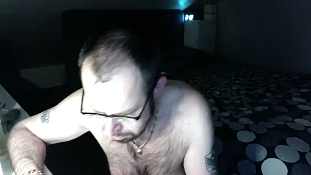 Snapshot of FABIOGLASSES chatting on March 7, 2026, 1:02 am FABIOGLASSES online show from March 7, 2026, 1:02 am