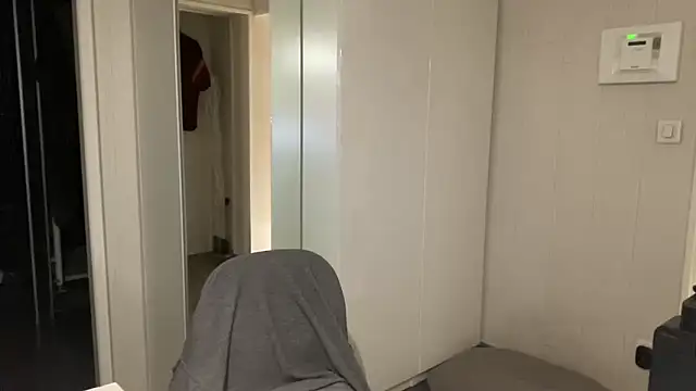 Snapshot of FABIOGLASSES chatting on March 8, 2026, 9:40 pm FABIOGLASSES online show from March 8, 2026, 9:40 pm