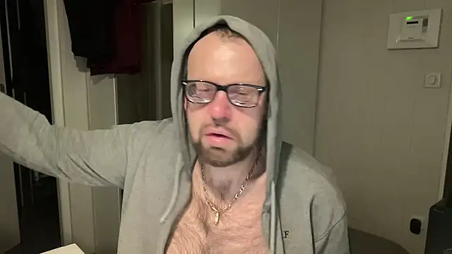 Snapshot of FABIOGLASSES chatting on March 20, 2026, 12:26 am FABIOGLASSES online show from March 20, 2026, 12:26 am