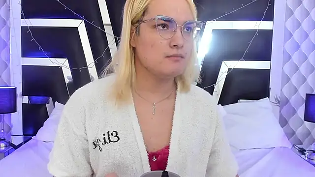 Snapshot of katya_kozlov chatting on November 13, 2025, 2:10 am katya kozlov online show from November 13, 2025, 2:10 am