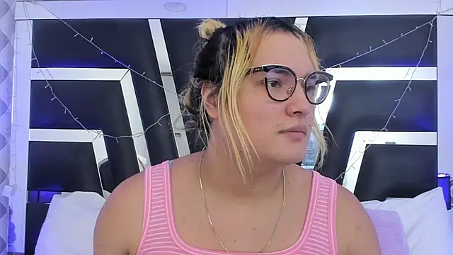 Snapshot of katya_kozlov chatting on March 3, 2026, 3:56 am katya kozlov online show from March 3, 2026, 3:56 am