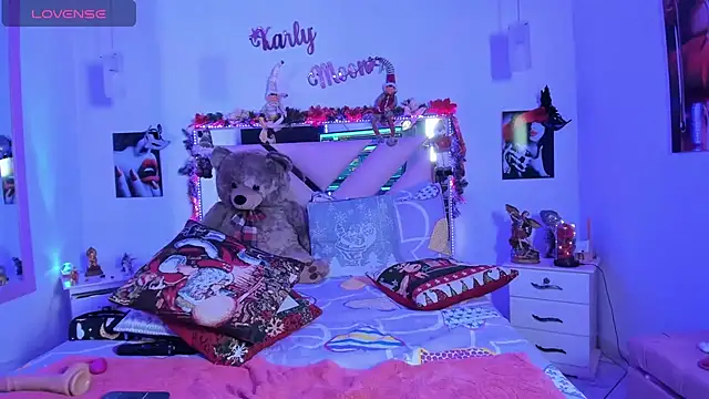 Karly moon online show from December 18, 2024, 6:32 am
