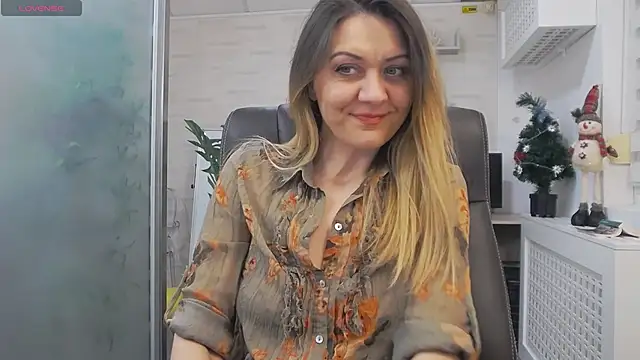 Snapshot of EllaMilf_ chatting on December 12, 2024, 4:32 pm EllaMilf  online show from December 12, 2024, 4:32 pm
