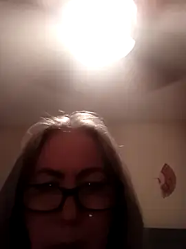 EvaRobinson online show from December 12, 2024, 5:52 am