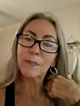 EvaRobinson online show from December 13, 2024, 2:10 am