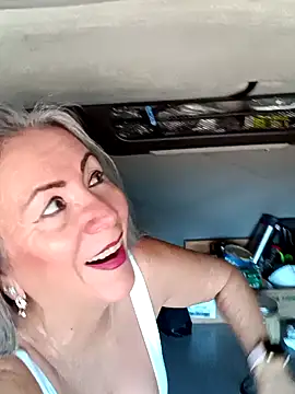 EvaRobinson online show from December 30, 2024, 8:04 pm