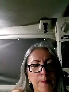 EvaRobinson online show from December 30, 2024, 11:06 pm