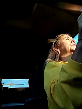 EvaRobinson online show from January 20, 2025, 10:26 pm