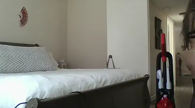 EvaRobinson online show from February 20, 2025, 4:57 pm