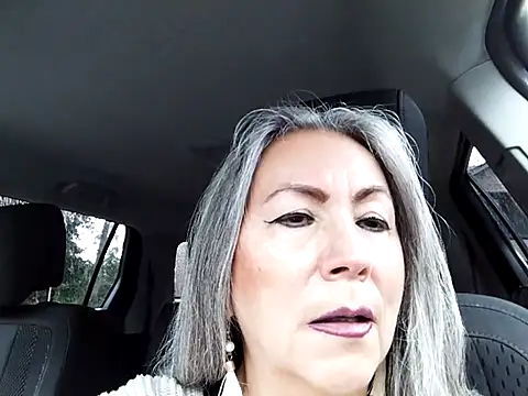 EvaRobinson online show from February 24, 2025, 2:48 pm