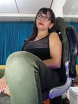 kelly dirty  online show from May 26, 2026, 1:34 am