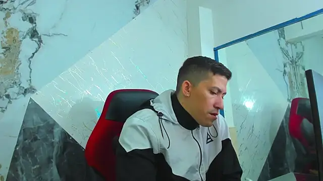 yeckodream online show from November 28, 2025, 5:43 am