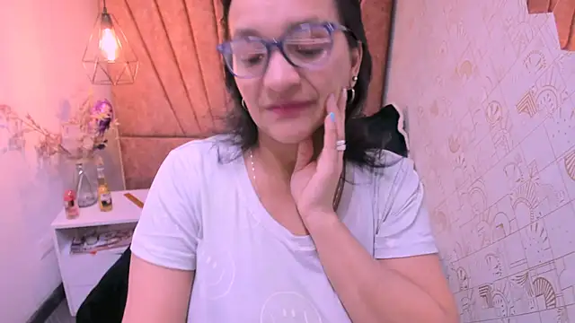 Snapshot of MarilynMiilf_ chatting on September 11, 2025, 8:31 pm MarilynMiilf  online show from September 11, 2025, 8:31 pm