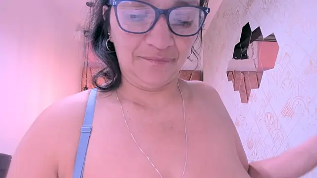 Snapshot of MarilynMiilf_ chatting on September 21, 2025, 7:43 am MarilynMiilf  online show from September 21, 2025, 7:43 am