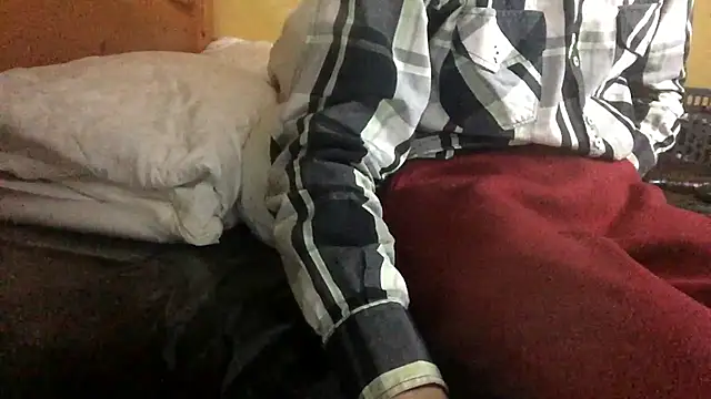 ThatGuyNextDoor1992 online show from February 25, 2025, 6:58 am