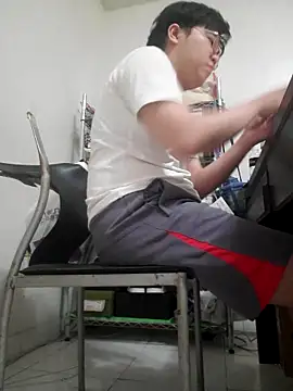 ksshp9502 online show from December 3, 2025, 4:27 pm