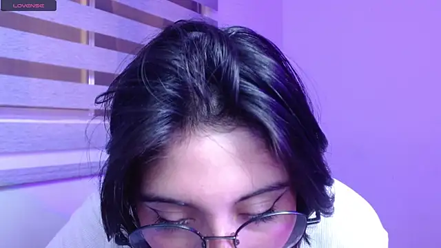 Red-moon1 online show from December 14, 2024, 1:38 pm
