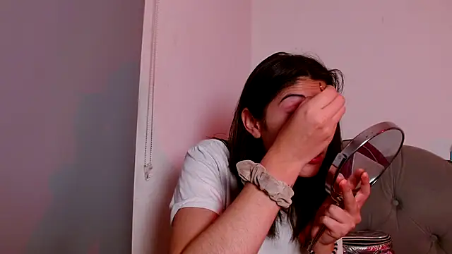 Red-moon1 online show from December 3, 2025, 6:43 am